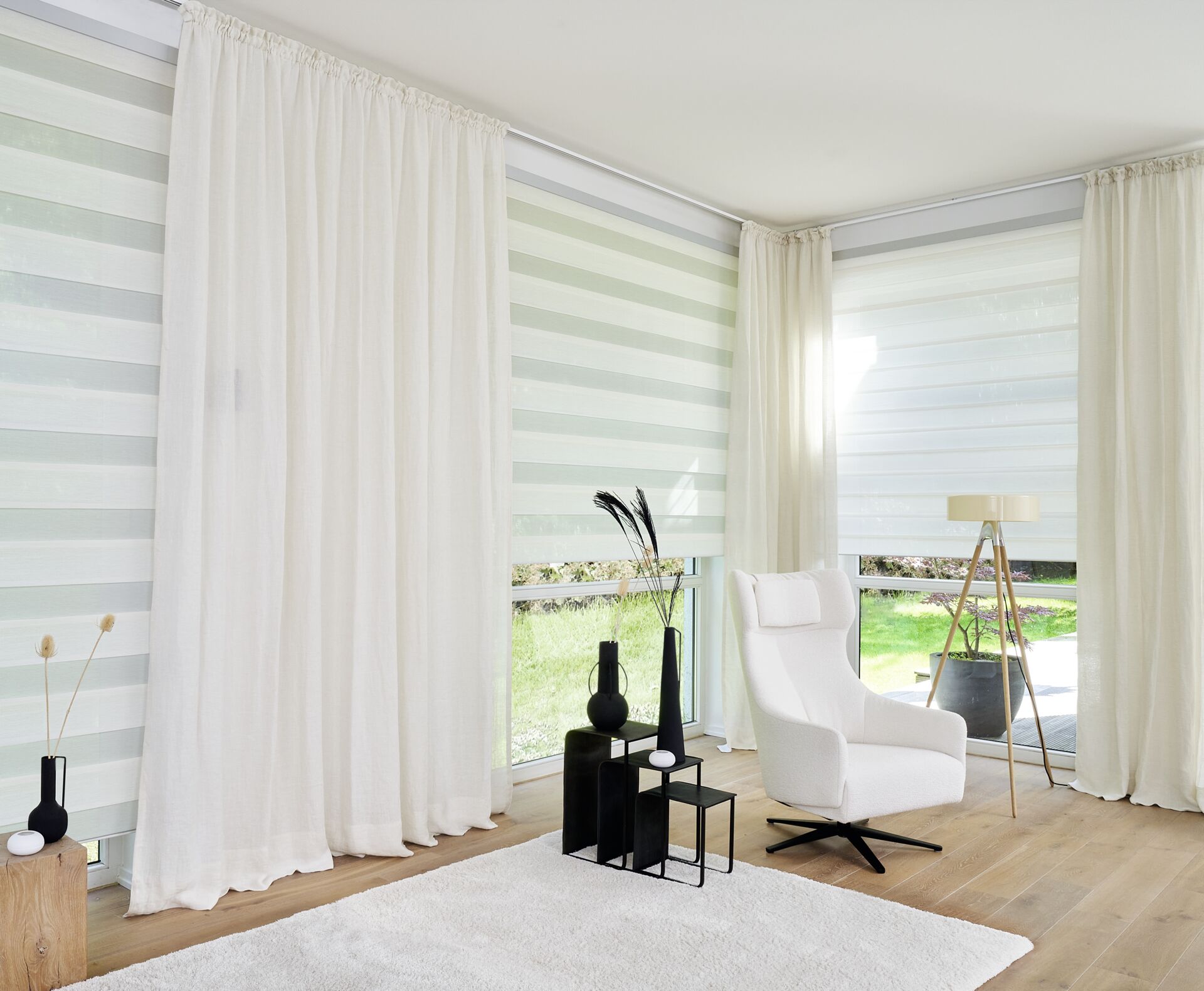 Tag-Nacht-Rollo (Doppelrollo) im Wohnzimmer