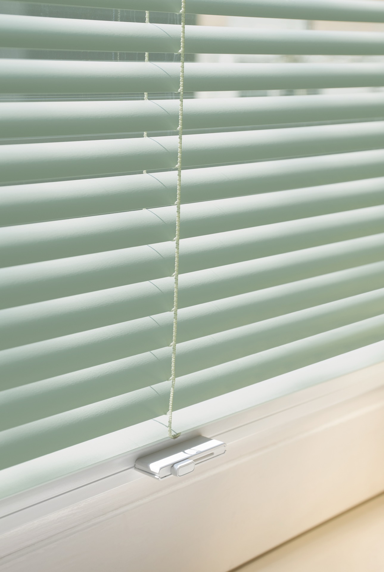 Jalousie als Blendschutz im Home-Office