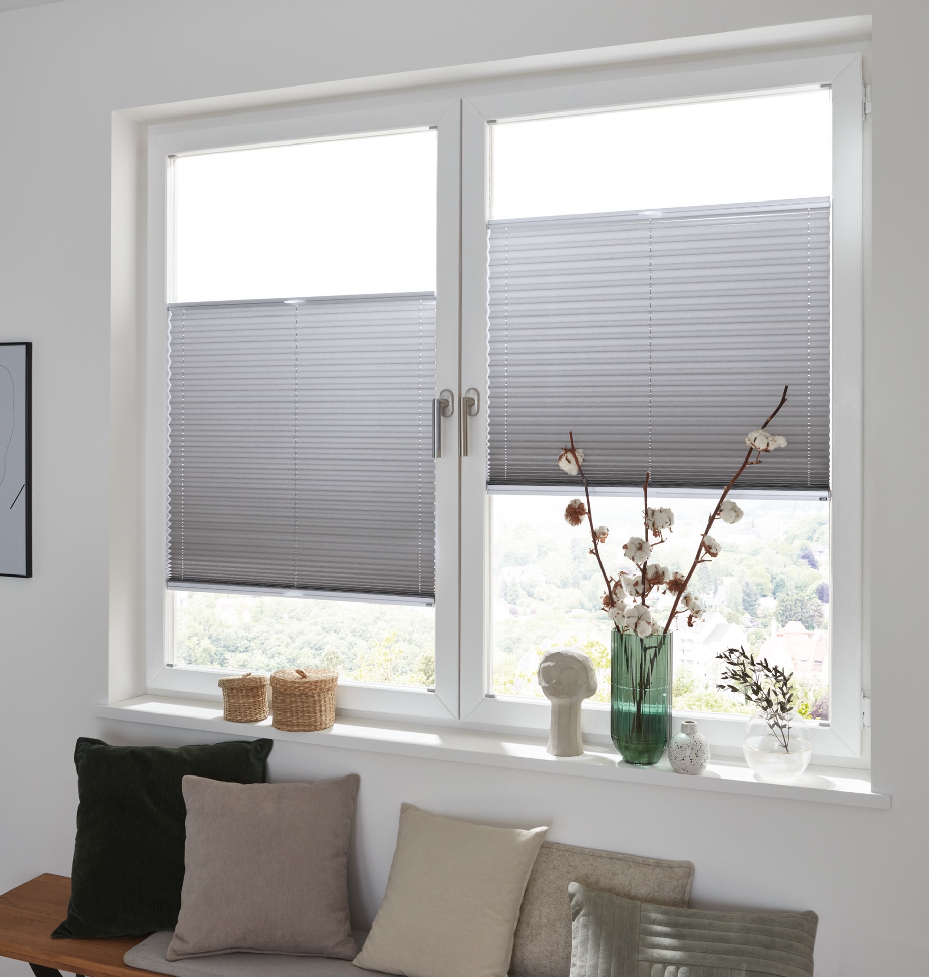 Plissee am Badezimmerfenster — blickdichter Sichtschutz